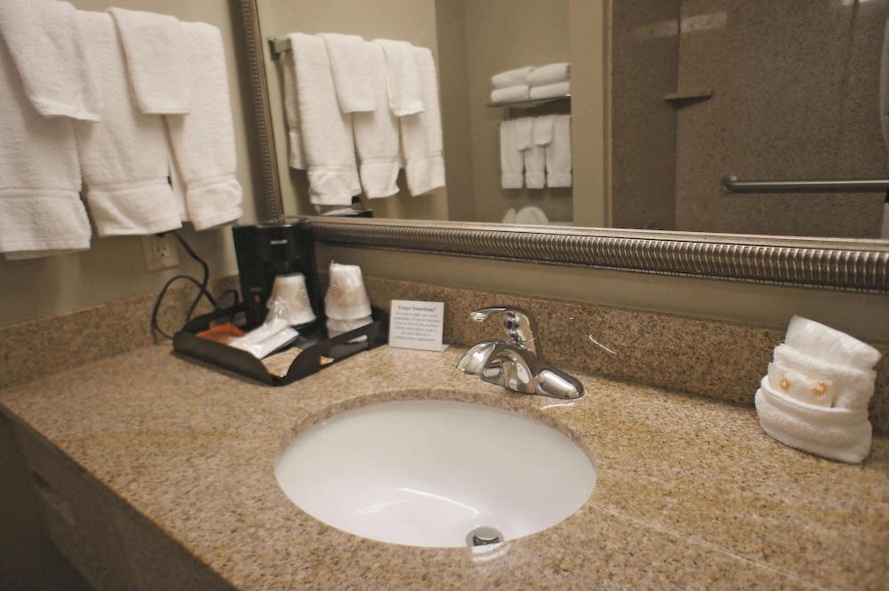 La Quinta Inn & Suites By Wyndham Broussard - Lafayette Area Exterior photo