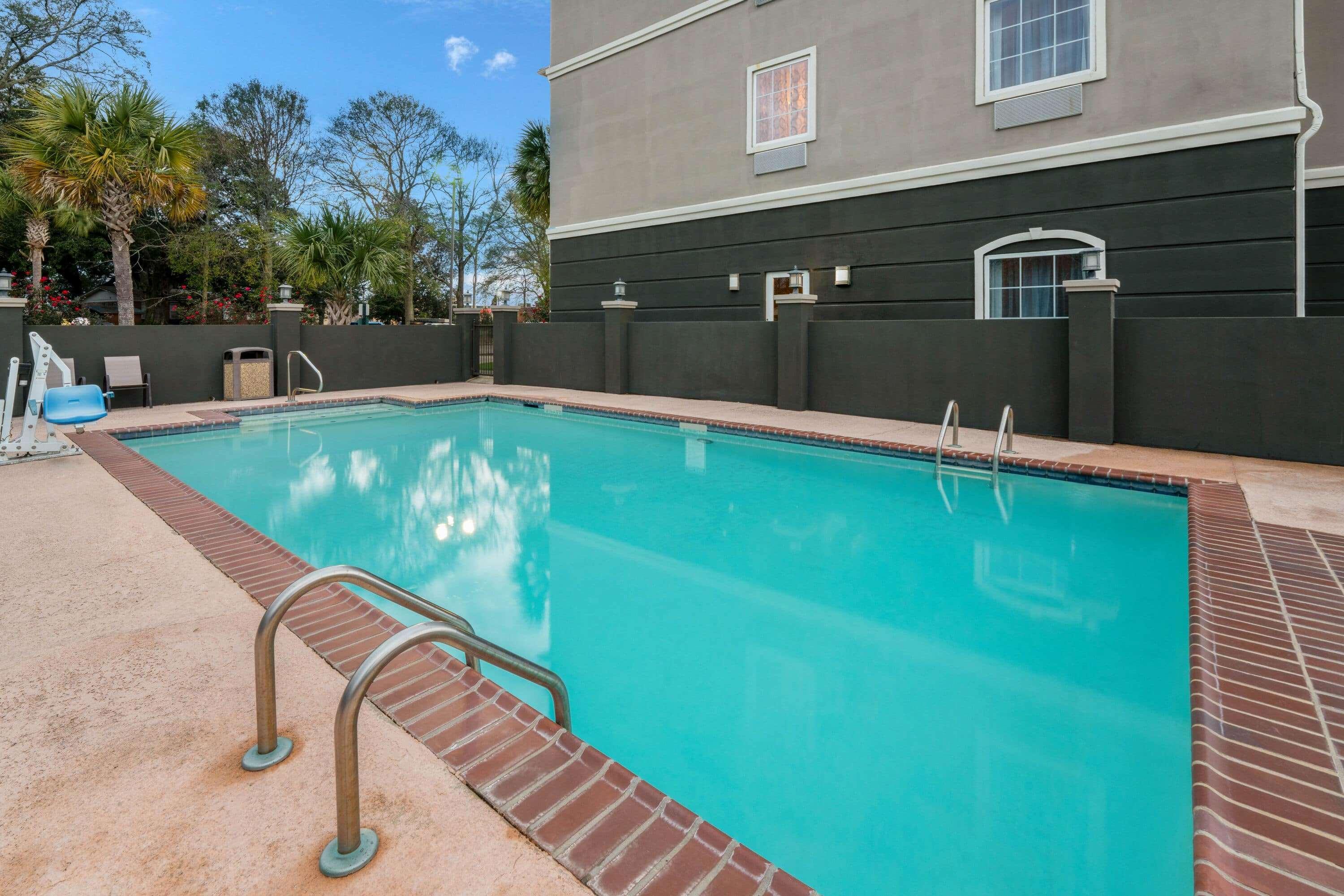 La Quinta Inn & Suites By Wyndham Broussard - Lafayette Area Exterior photo